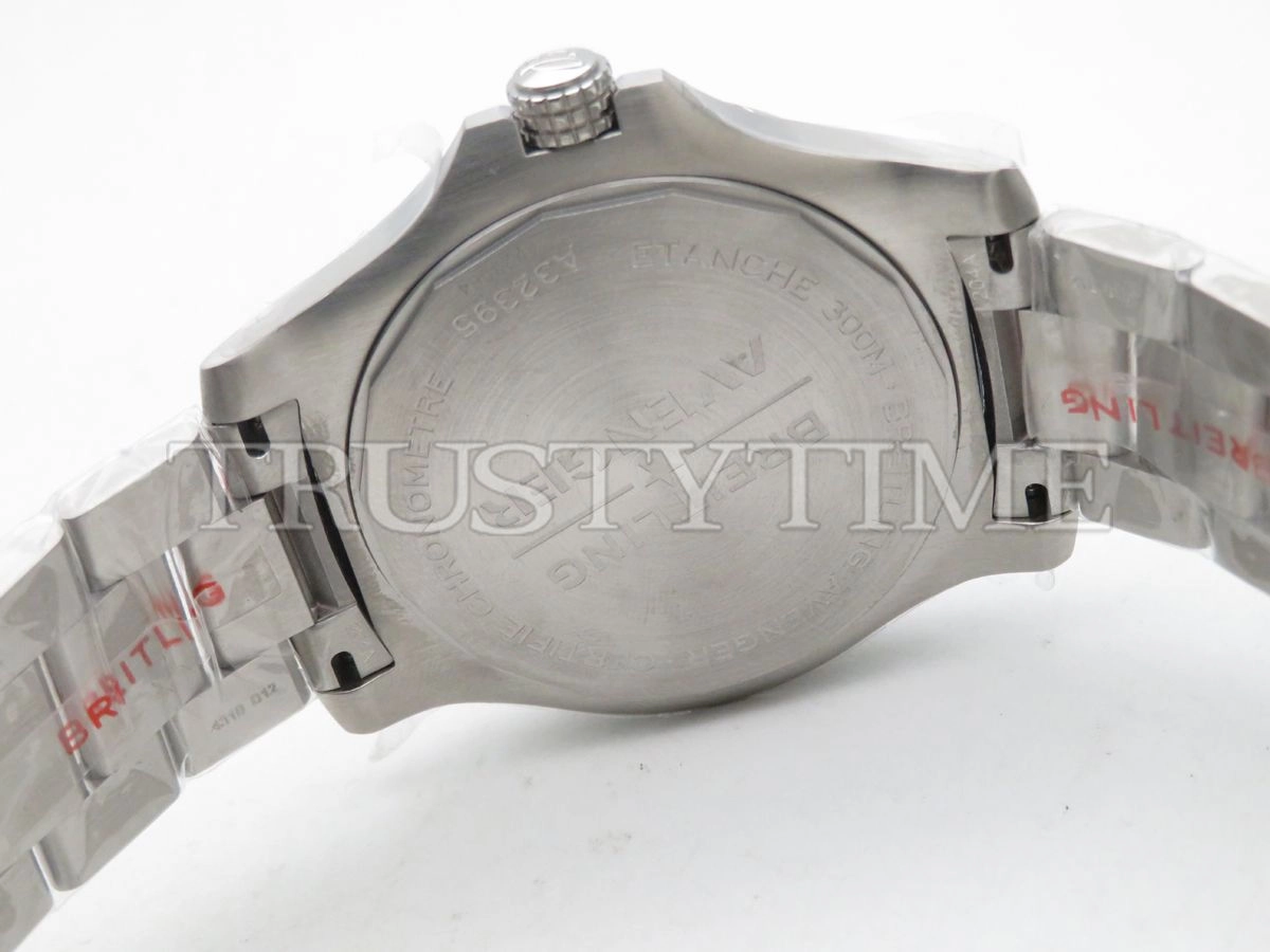 Копия часов Breitling Avenger Automatic GMT 43 A32397101B1A1