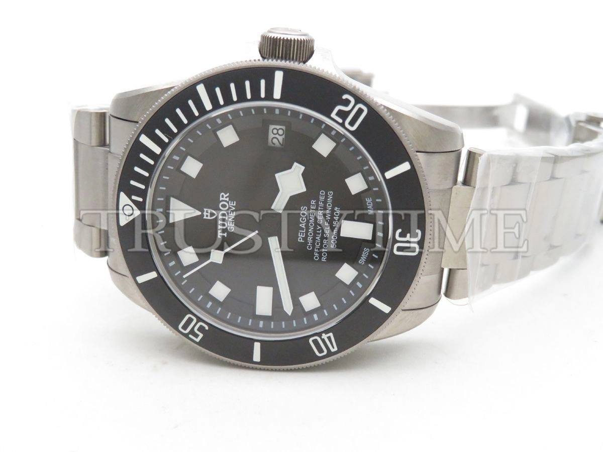 Копия часов Tudor Pelagos Titanium 42mm M25600TN-0001