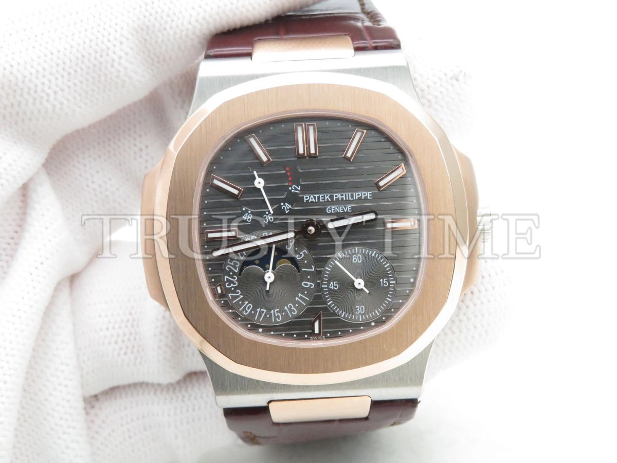 Копия часов Patek Philippe Nautilus Power Reserve Moonphase 40mm 5712GR-001
