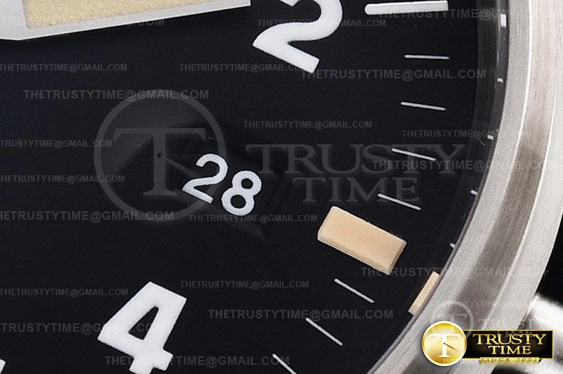 IWC Pilot's Mark XVIII Tribute to Mark XI 40mm IW327007 IWC Pilot's Mark XVIII Tribute to Mark XI 40mm IW327007