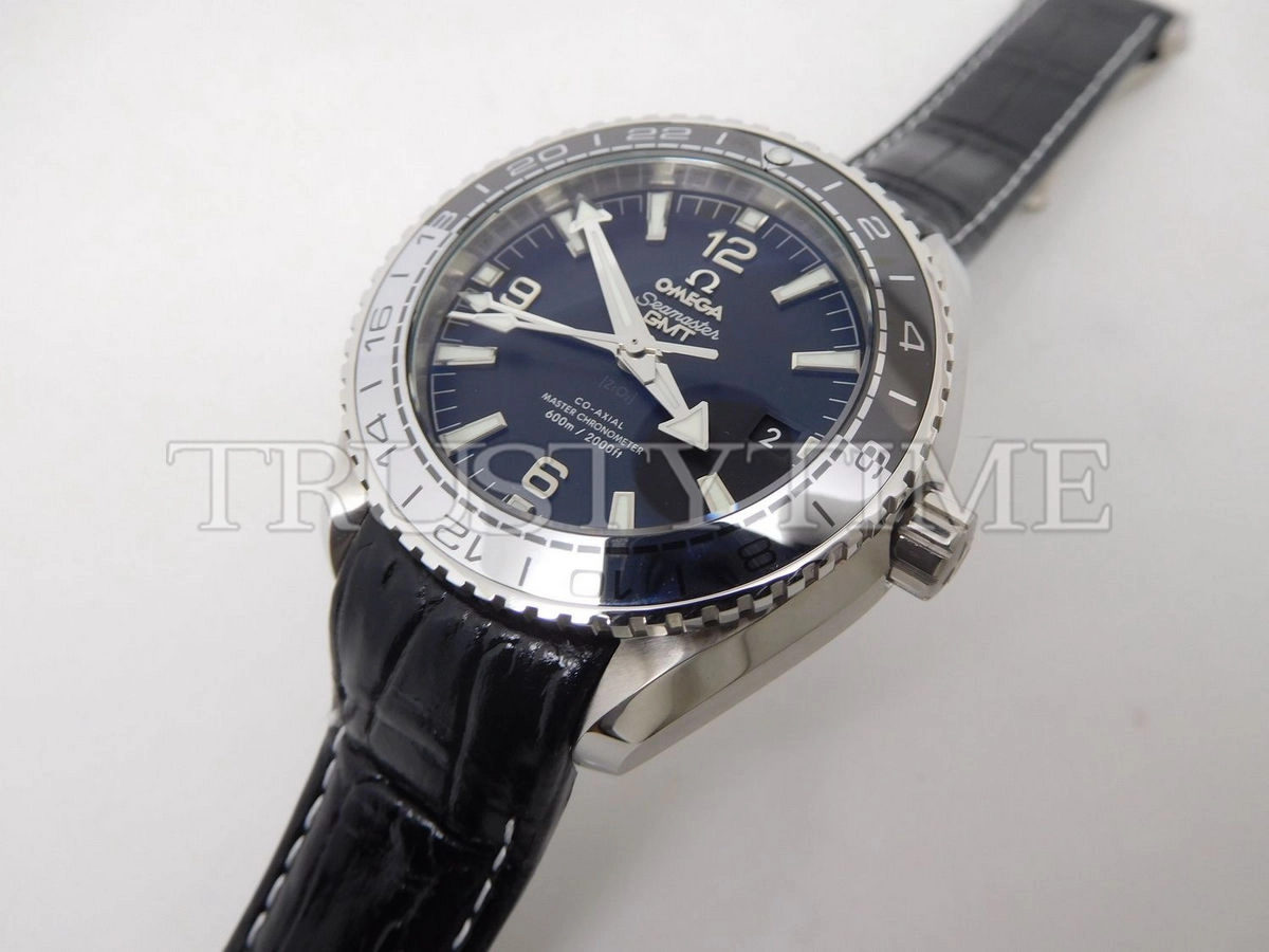 Копия часов Omega Seamaster Planet Ocean 600m Co‑Axial Master Chronometer GMT 43.5mm 215.33.44.22.01.001