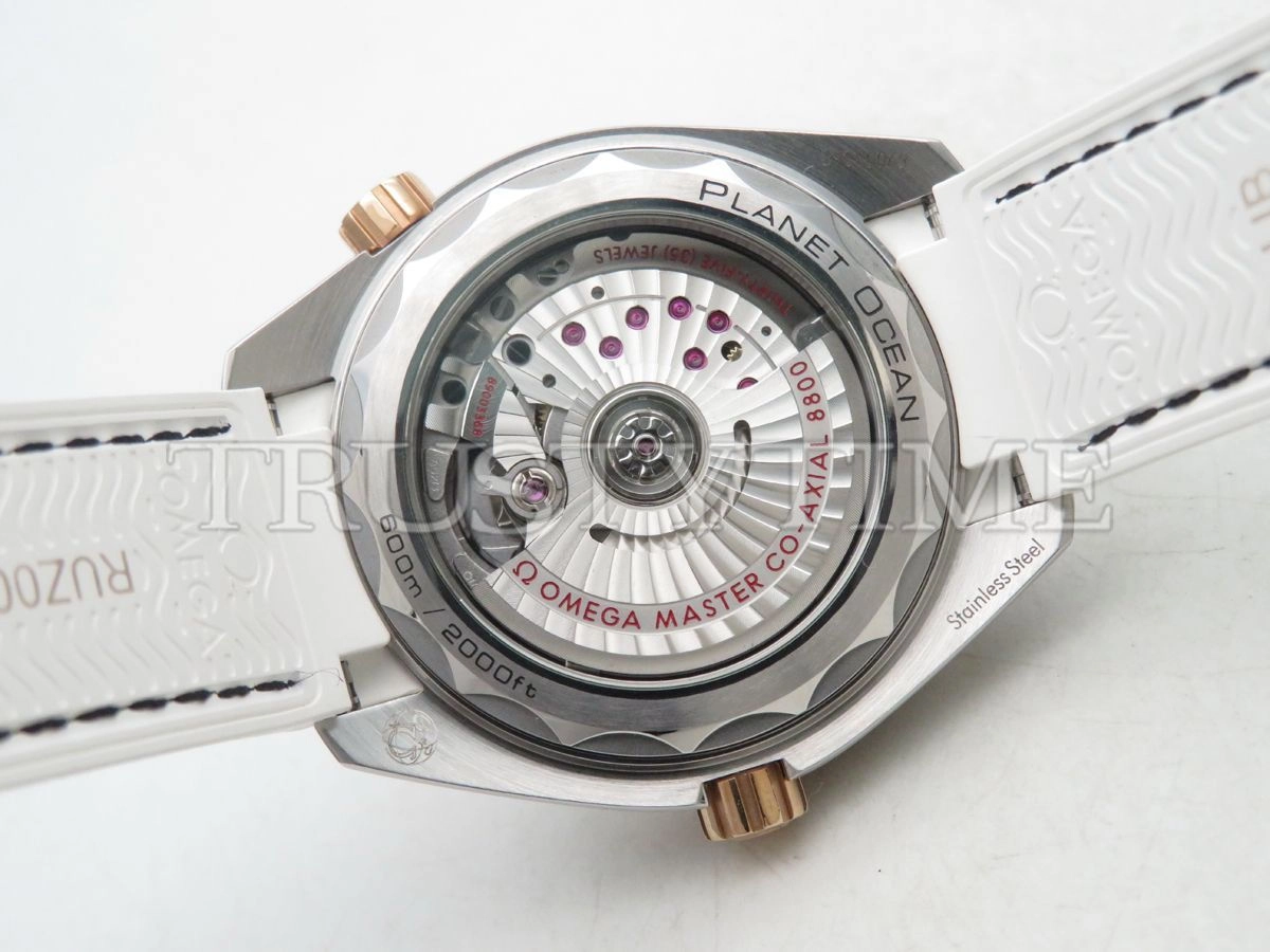 Копия часов Omega Seamaster Planet Ocean 600m Co‑Axial Master Chronometer 39,5 mm 215.23.40.20.04.001