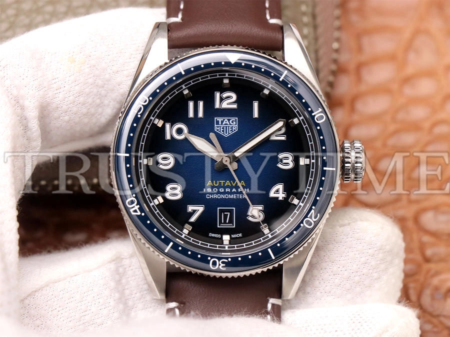 Копия часов Tag Heuer Autavia Isograph Calibre 5 42mm WBE5116.FC8266