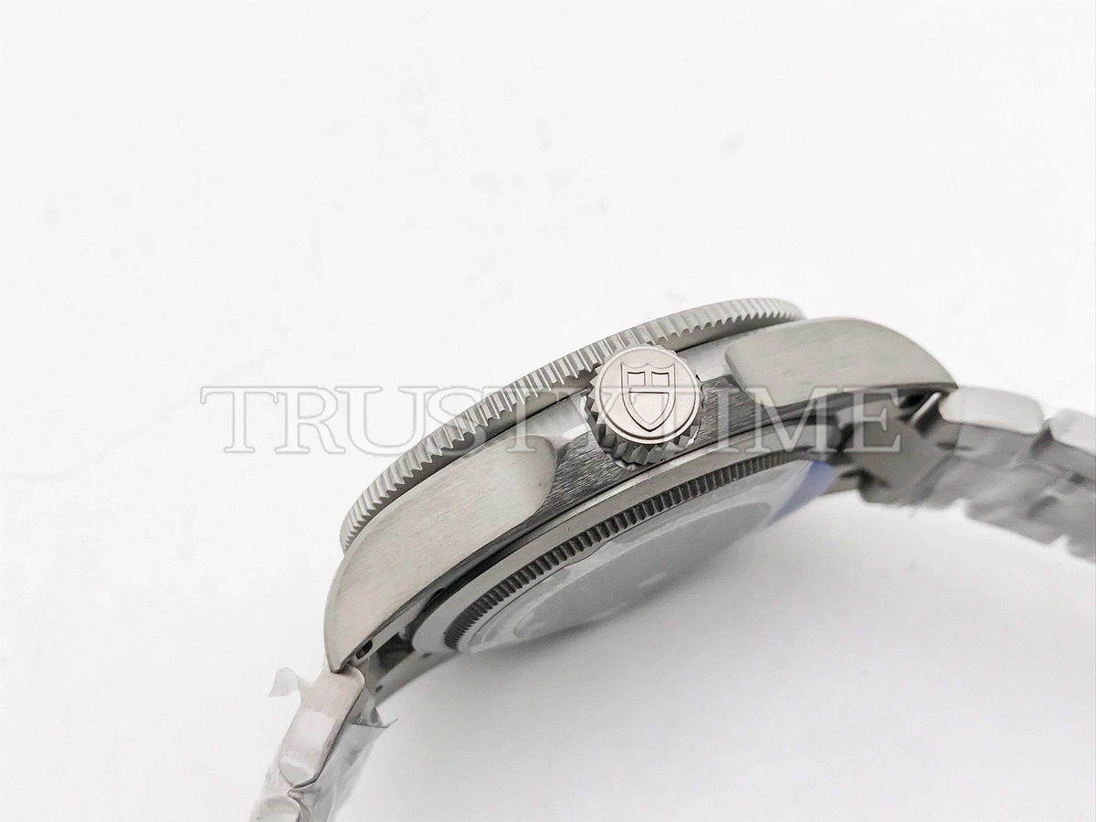Копия часов Tudor Pelagos Ultra 43mm M2543C1A7NU-0001