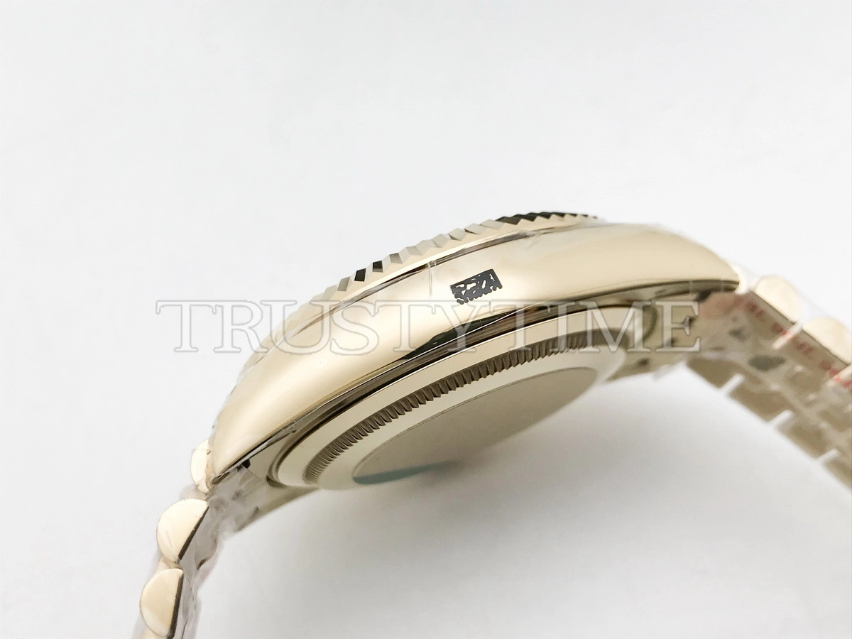 Копия часов Rolex Sky-Dweller 42mm 336938-0008