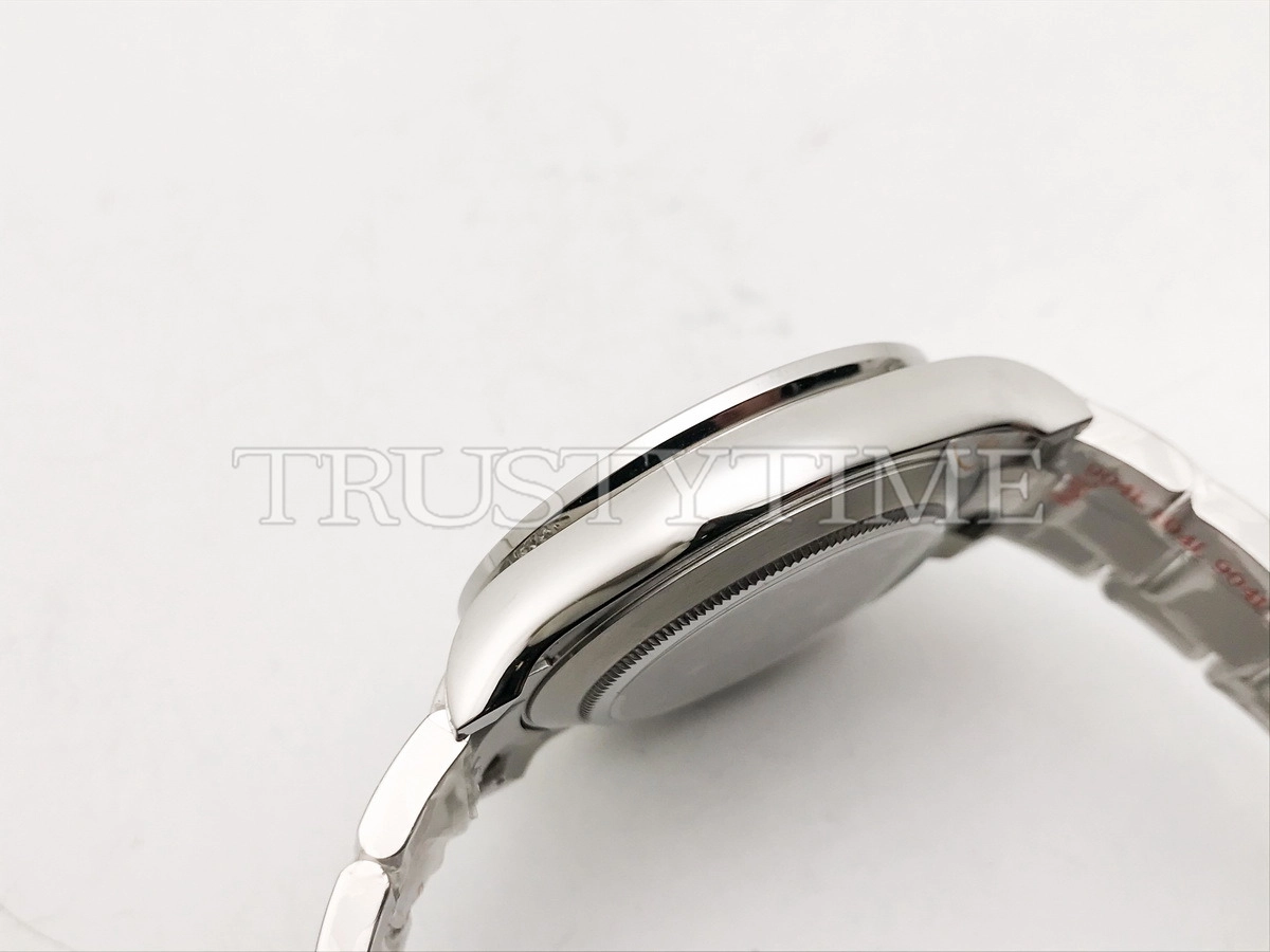 Копия часов Rolex Cosmograph Daytona Ruby Bezel 126599TRU