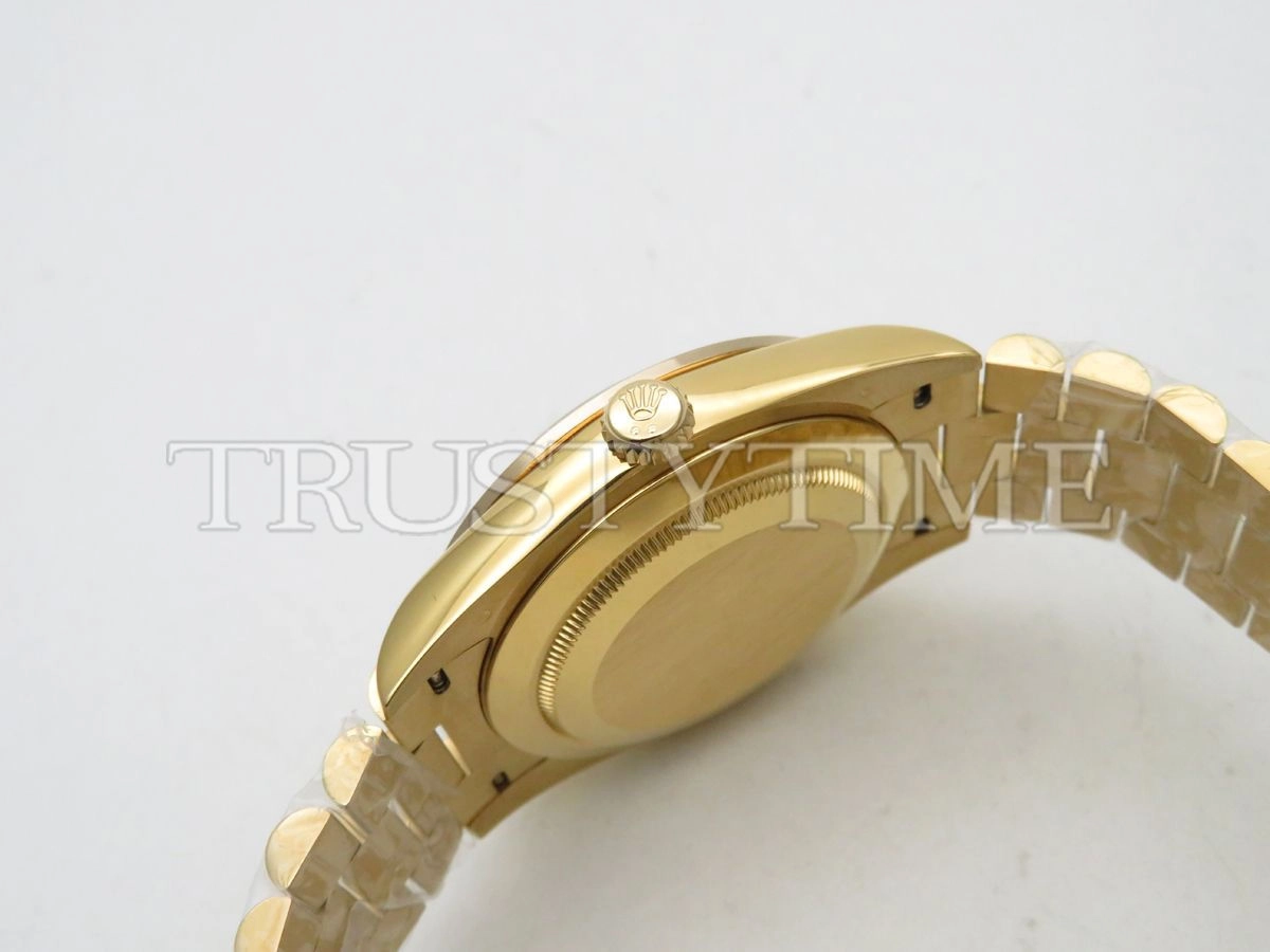 Копия часов Rolex Day-Date 40mm 228348RBR-0004