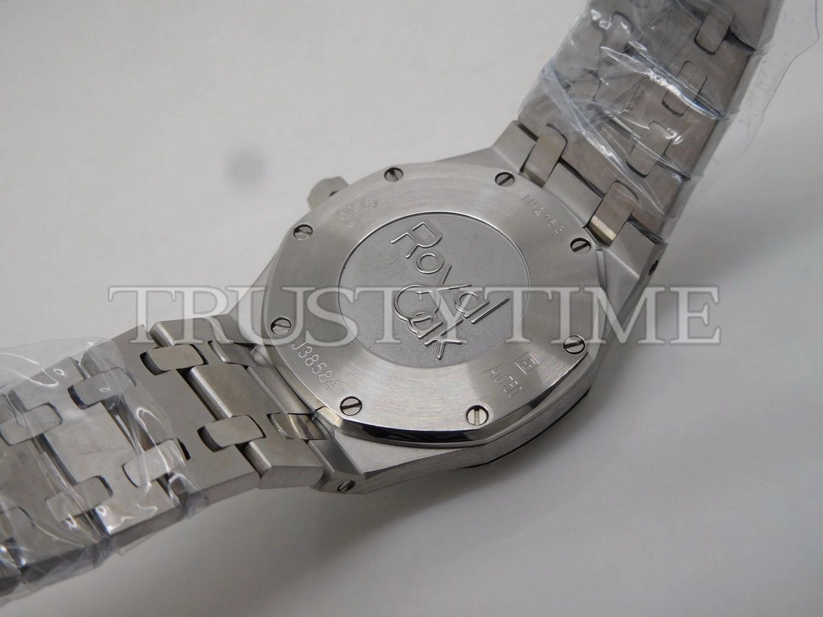 Копия часов Audemars Piguet Royal Oak Frosted 33mm 67653BC.GG.1263BC.02