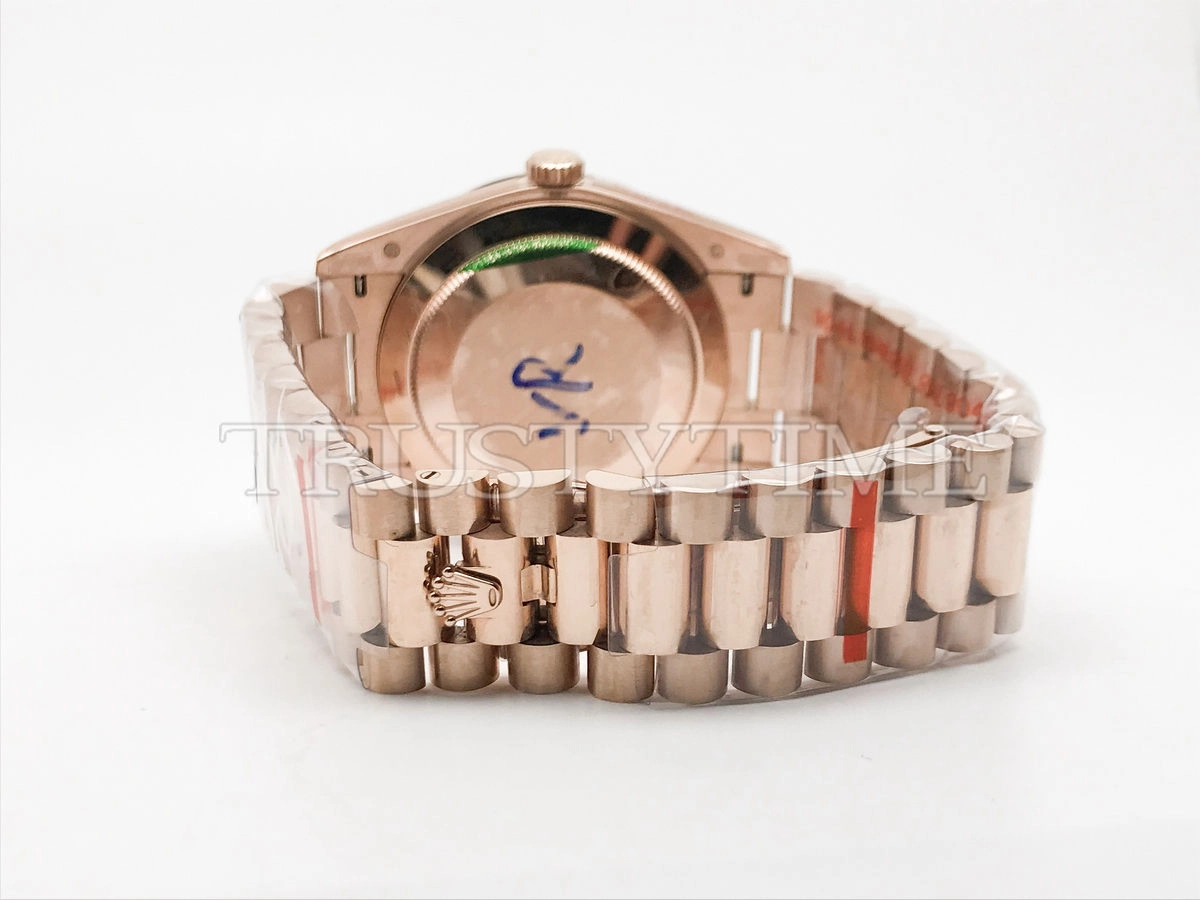 Копия часов Rolex Day-Date 40mm 228235-0053