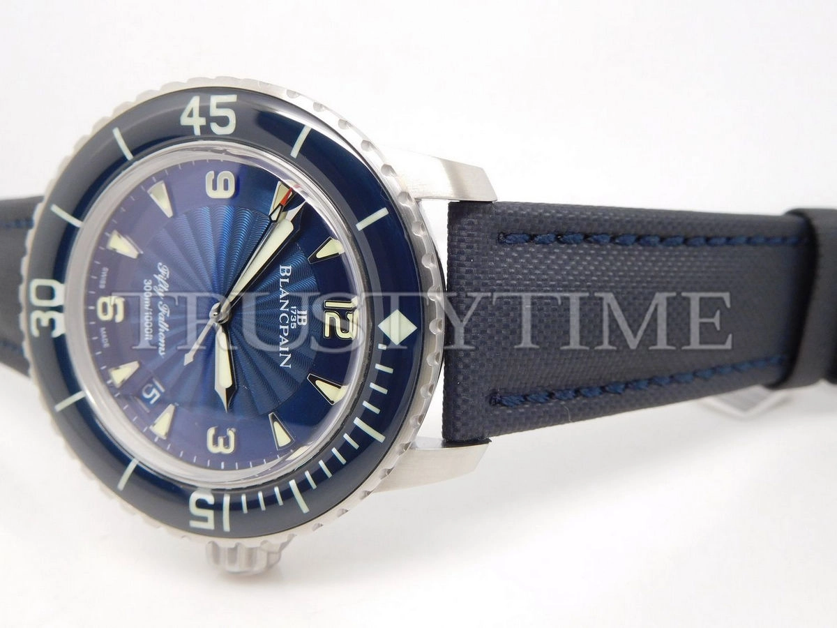 Копия часов Blancpain Fifty Fathoms 5015D-1140-52B
