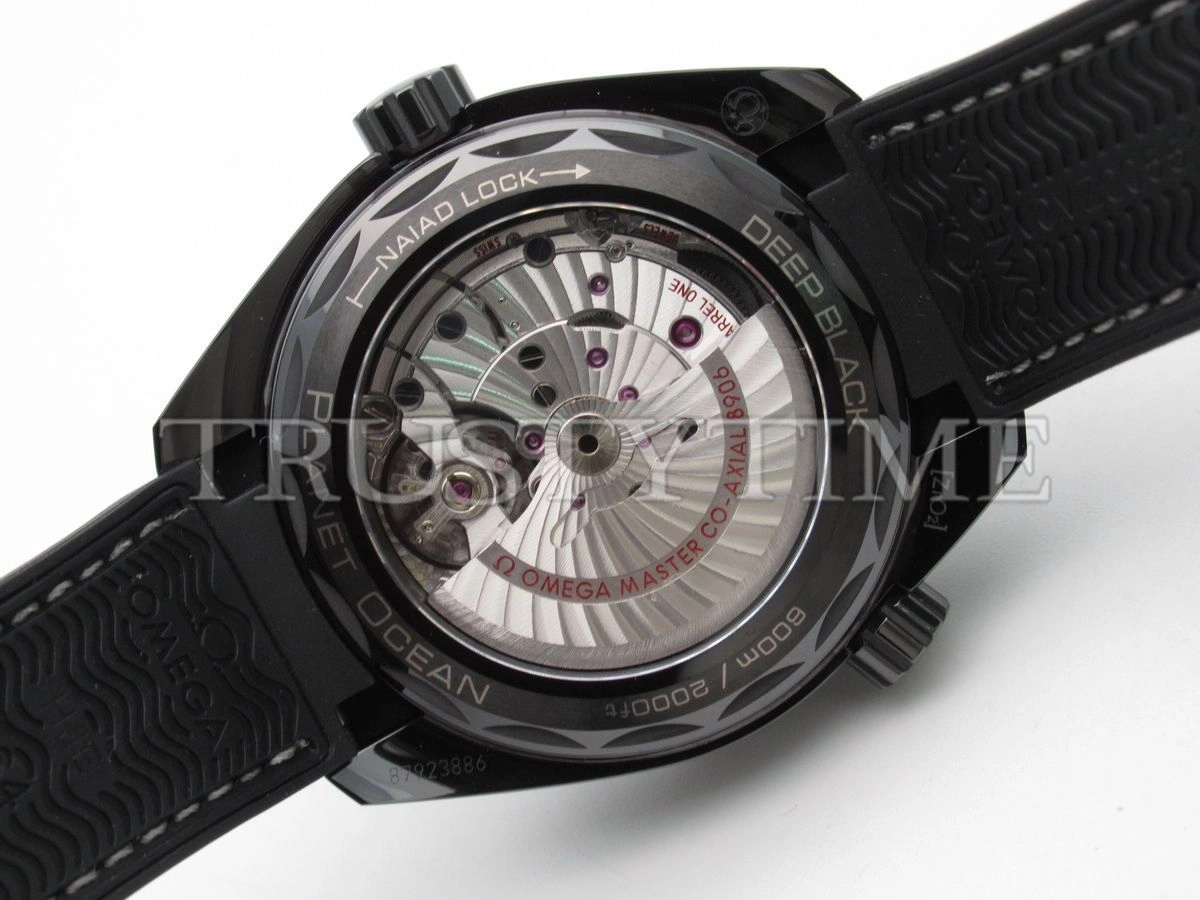 Копия часов Omega Seamaster Planet Ocean 600m Co‑Axial Master Chronometer GMT Deep Black 45,5mm 215.92.46.22.01.001