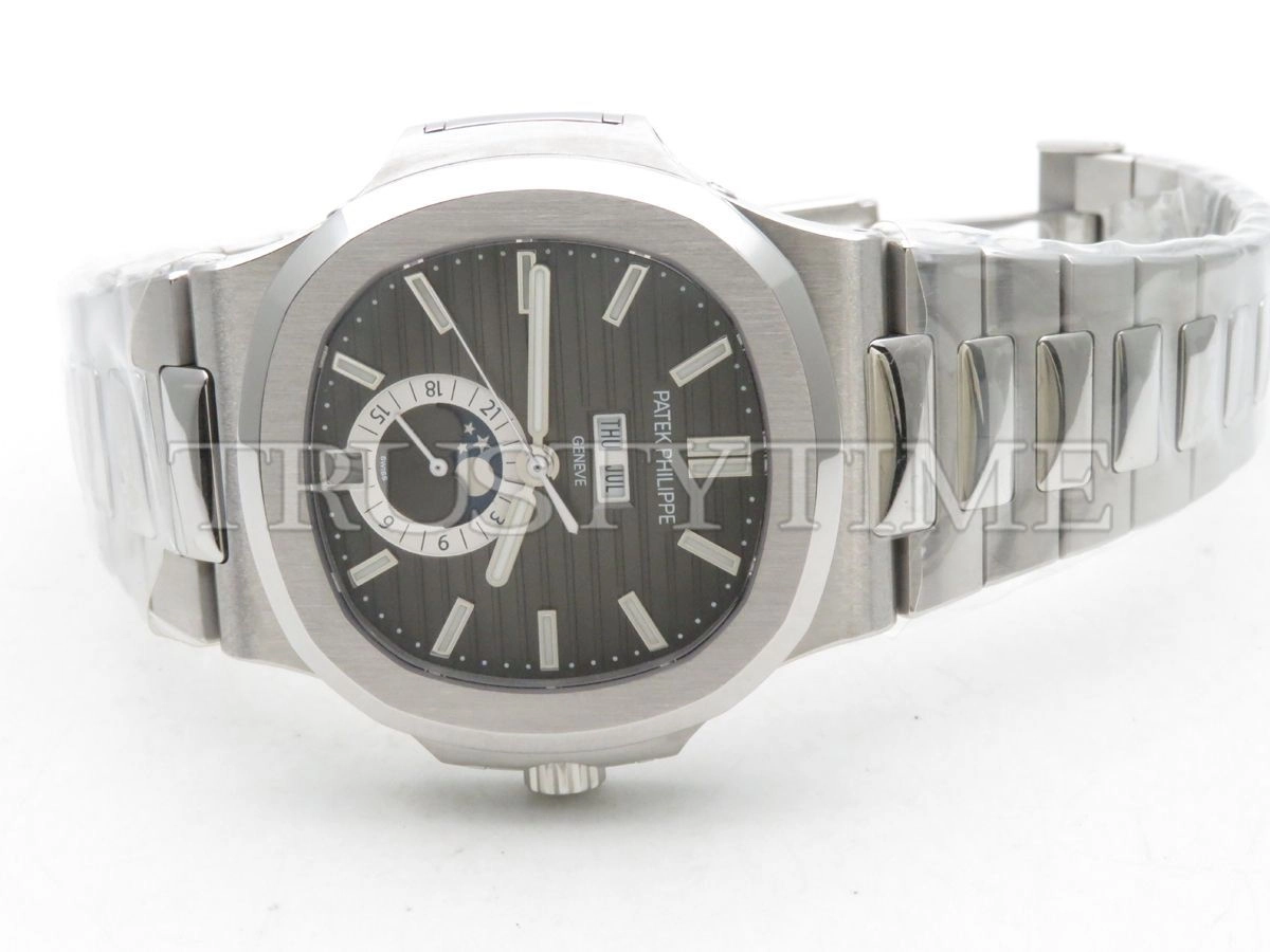 Копия часов Patek Philippe Nautilus Annual Calendar 40,5mm 5726/1A-001