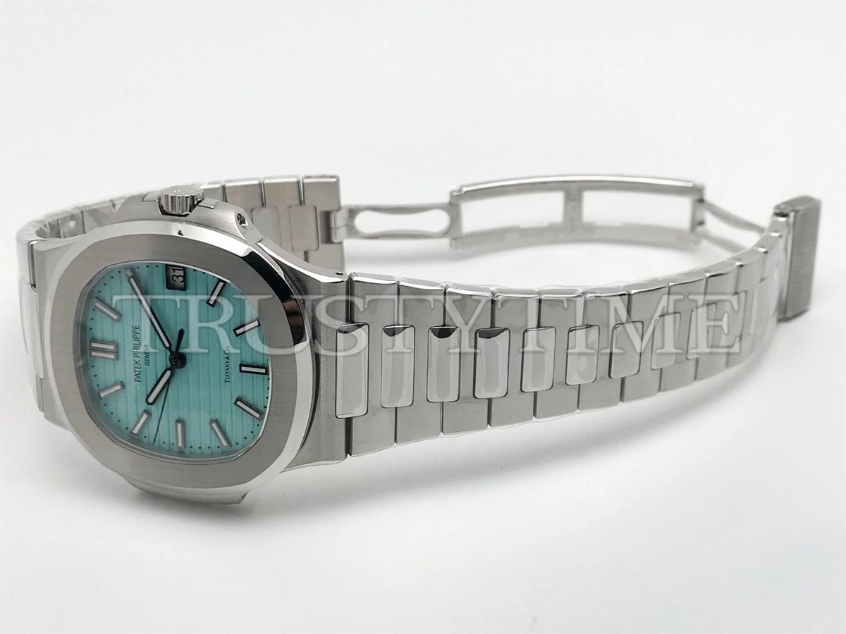 Копия часов Patek Philippe Nautilus Tiffany&Co 40mm 5711/1A-018