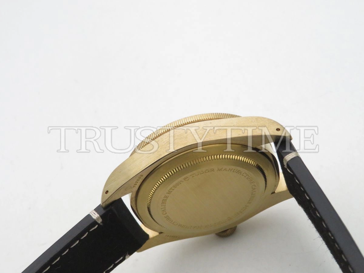 Копия часов Tudor Heritage Black Bay Bronzo 43mm M79250BA-0001