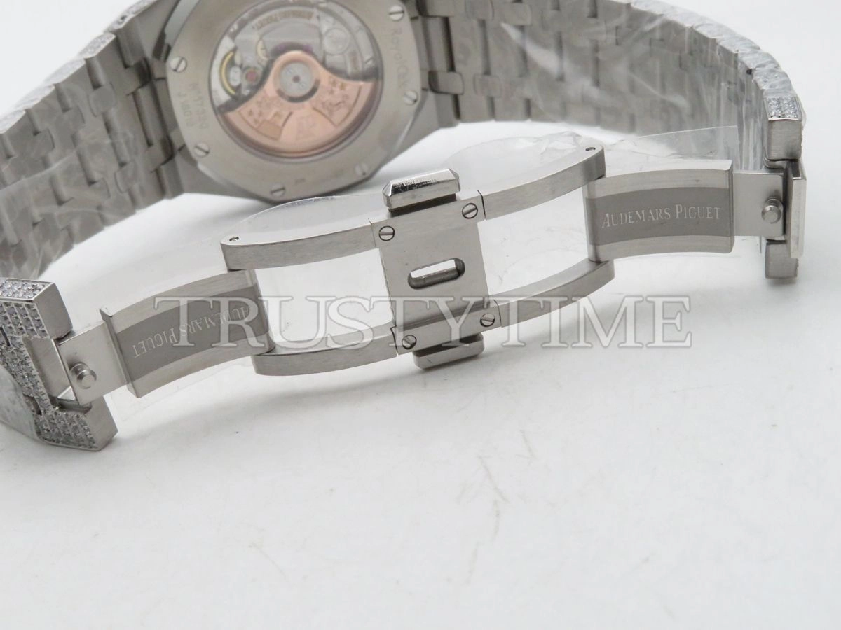 Копия часов Audemars Piguet Royal Oak 15400 Full Diamond