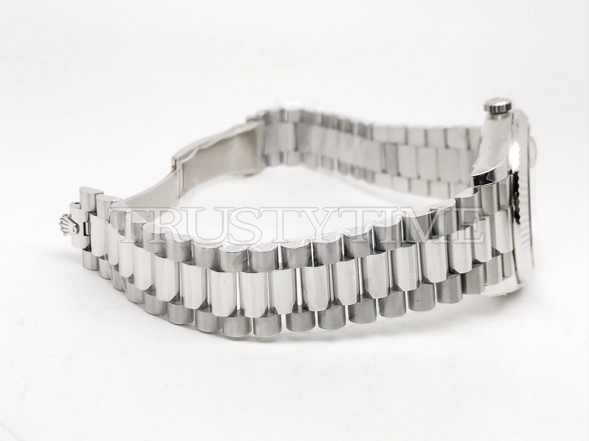 Копия часов Rolex Day-Date 40mm 228239-0003