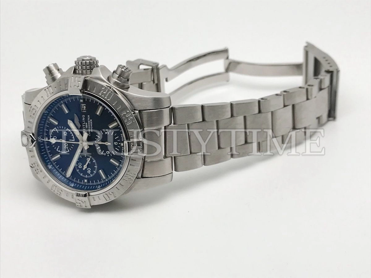 Копия часов Breitling Avenger Chronograph 43 A13385101C1A1
