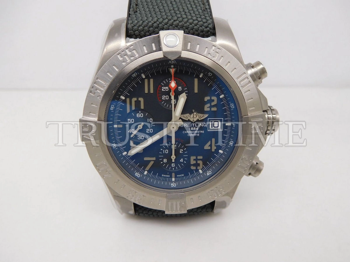 Копия часов Breitling Avenger Bandit Chronograph 45 A1338111/F564/109W/A20BA.1