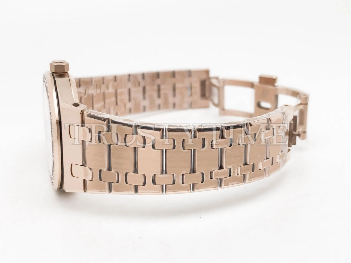 Копия часов Audemars Piguet Royal Oak Ladies 33mm 67651OR.ZZ.1261OR.03