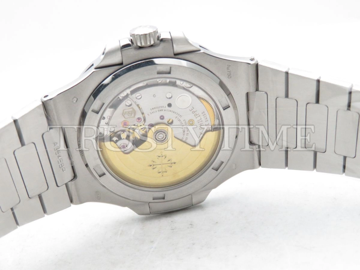 Копия часов Patek Philippe Nautilus 40mm 5713/1G-001