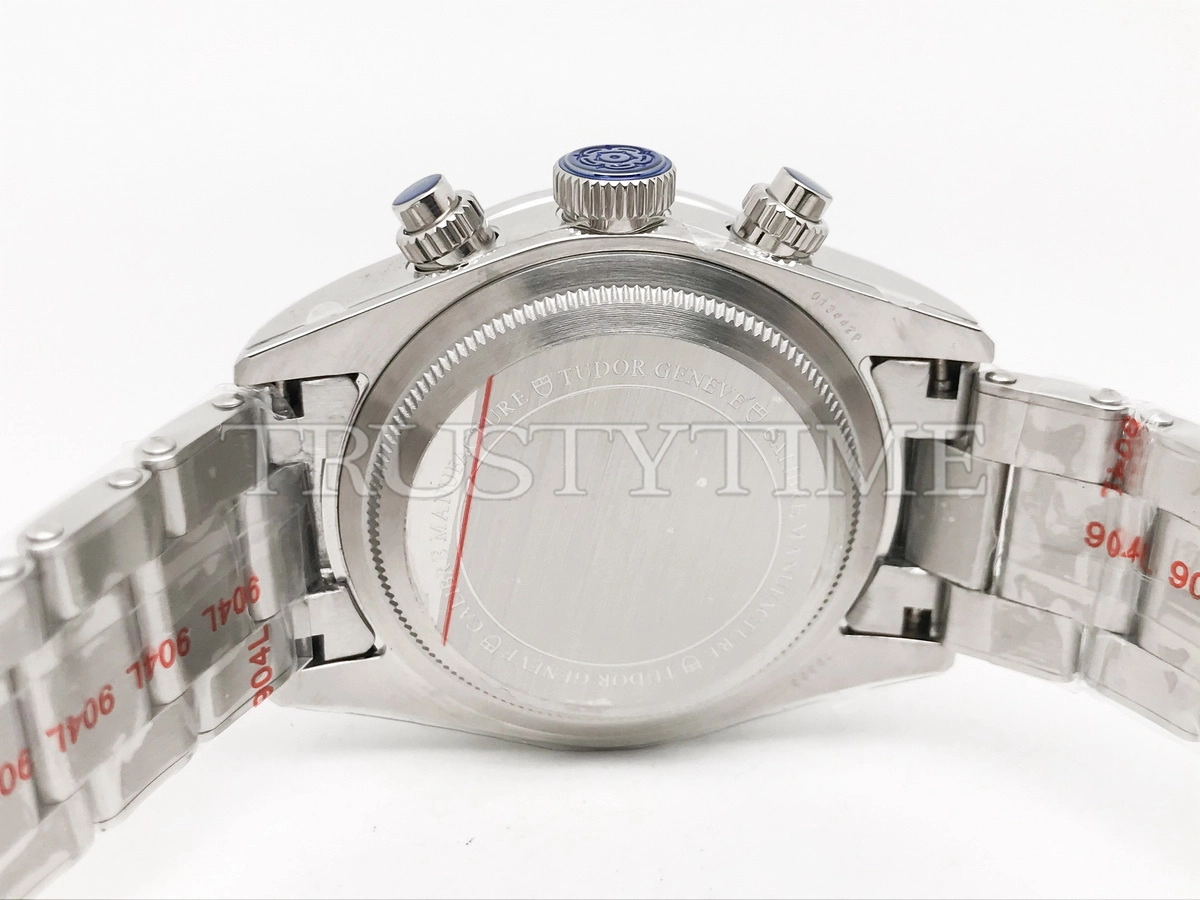 Копия часов Tudor Heritage Black Bay Chronograph 41mm M79360N-0001