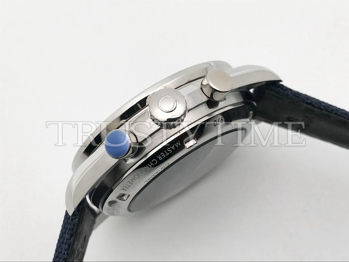Копия часов Omega Speedmaster Anniversary Series Silver Snoopy Award 42mm 310.32.42.50.02.001