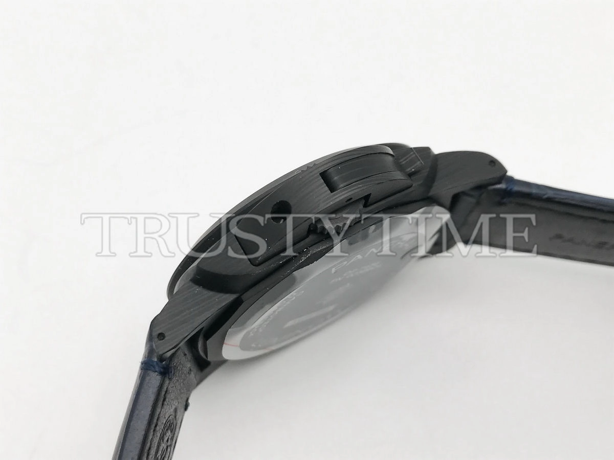 Копия часов Panerai Luminor Marina Carbotech 44mm PAM01664