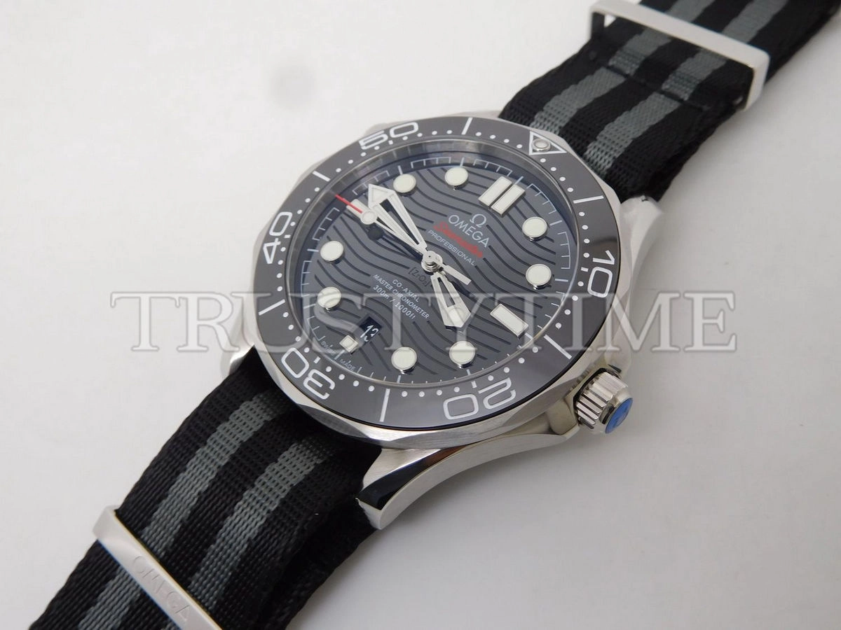 Копия часов Omega Seamaster Diver 300m Co-axial Chronometer NATO 42mm 210.30.42.20.01.001