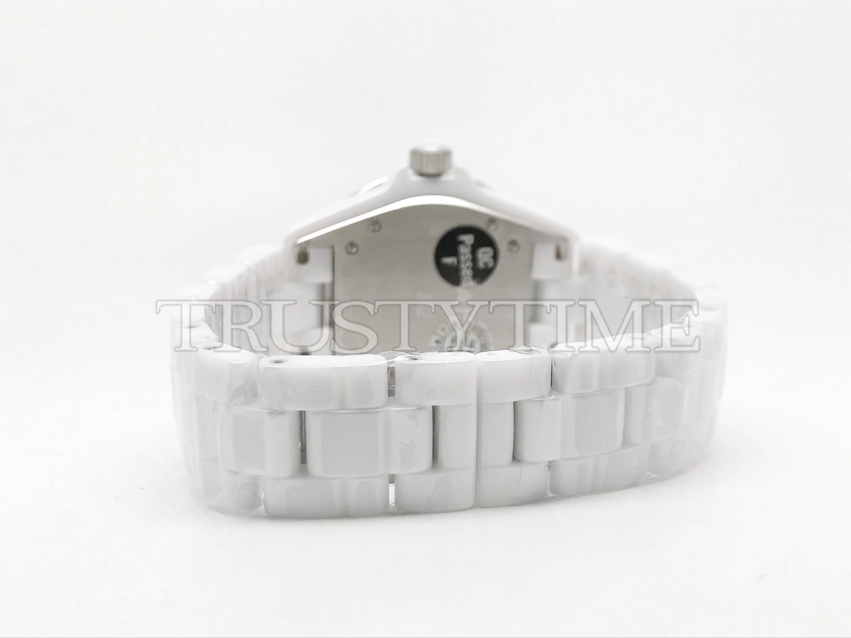Копия часов Chanel J-12 White Mother-Of-Pearl And Diamond Dial 38 H2423