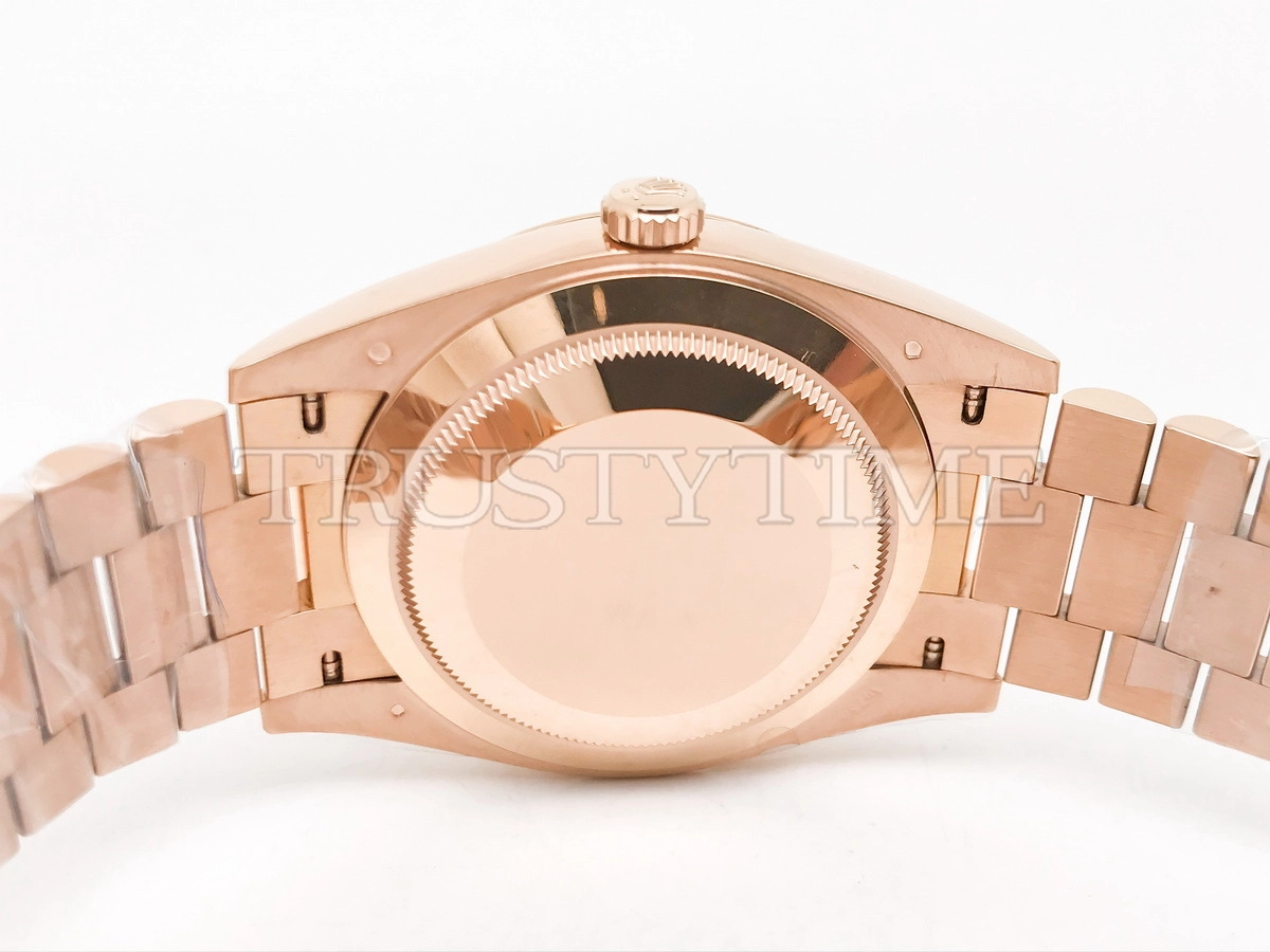 Копия часов Rolex Day-Date 40mm 228235-0032