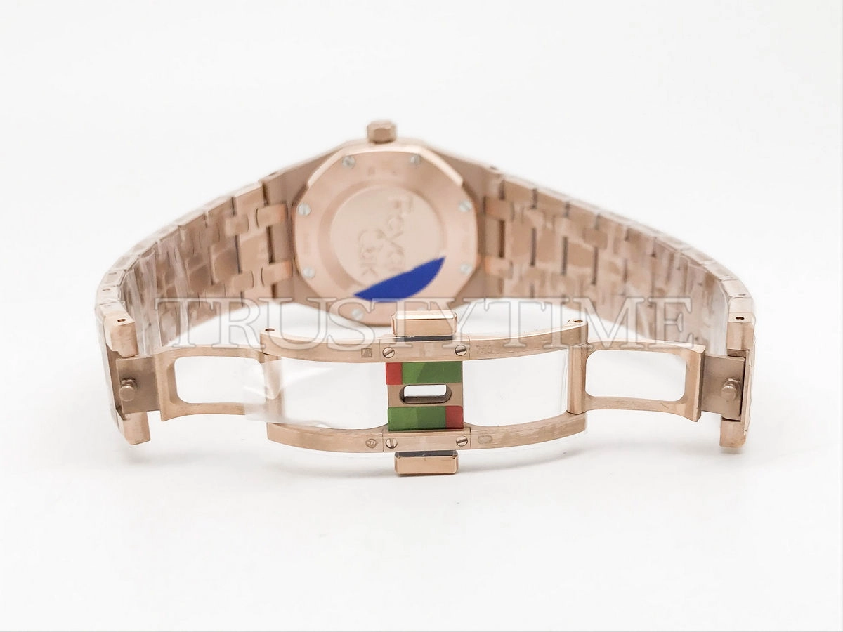 Копия часов Audemars Piguet Royal Oak Ladies 33mm 67651OR.ZZ.1261OR.01