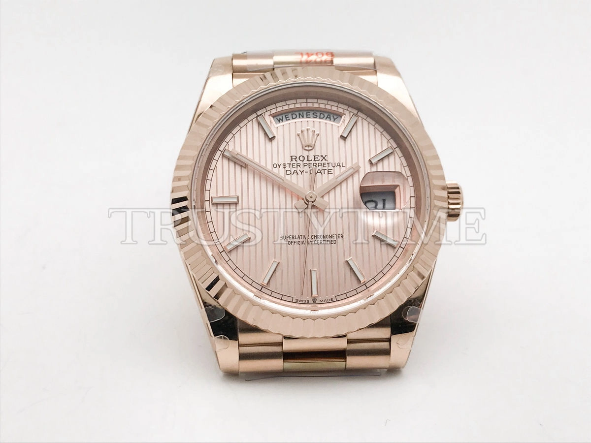 Копия часов Rolex Day-Date 40mm 228235-0005