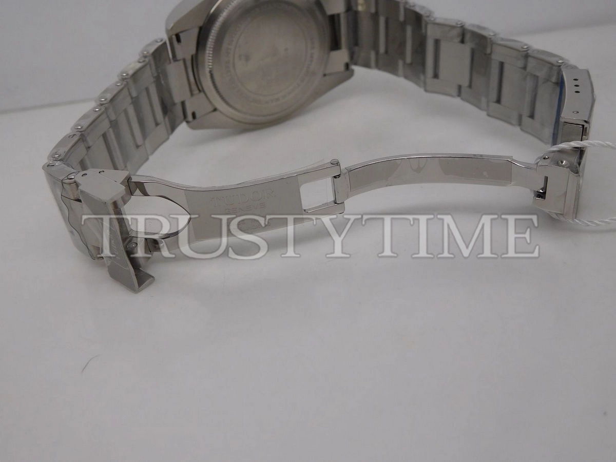 Копия часов Tudor Heritage Black Bay 41mm M79730-0001