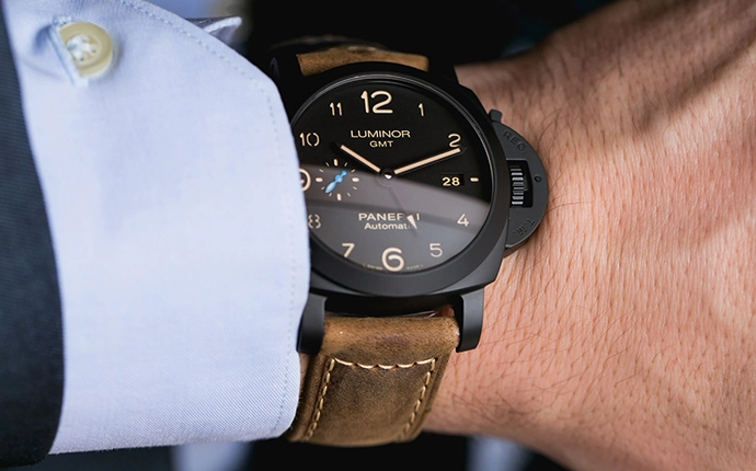 Реплика Panerai Luminor GMT PAM1441 керамические часы с механизмом P. 9010
