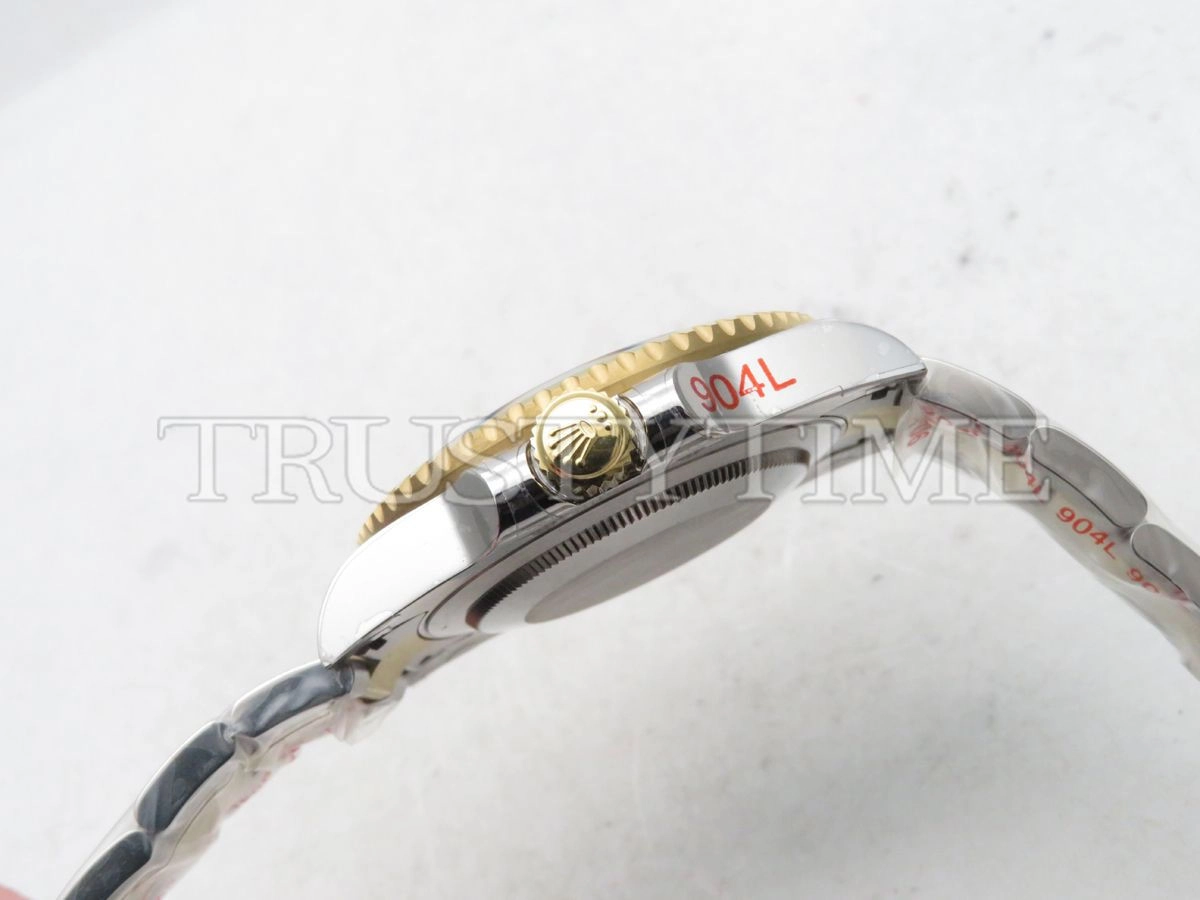 Копия часов Rolex GMT Master II 116713LN-0001