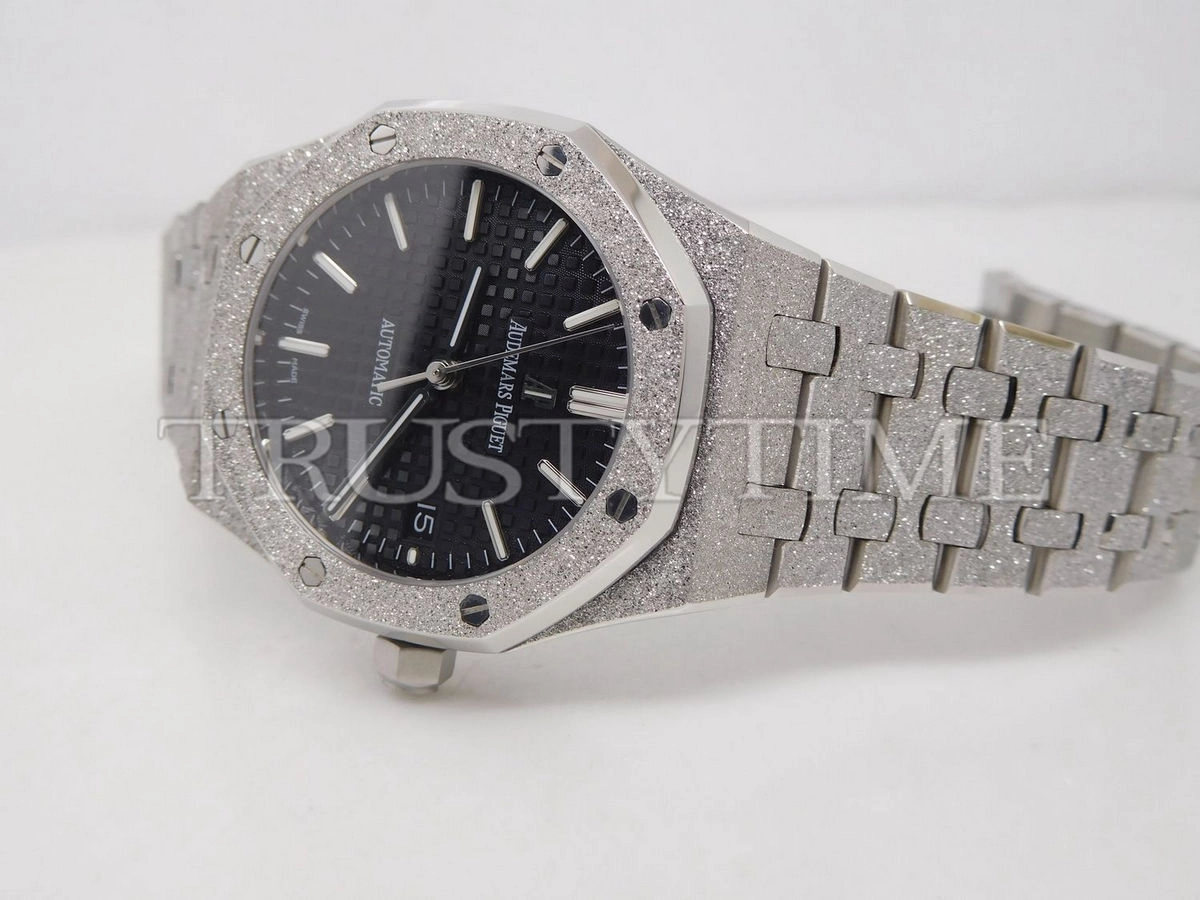 Копия часов Audemars Piguet Royal Oak Frosted 37mm 15454BC.GG.1259BC.03