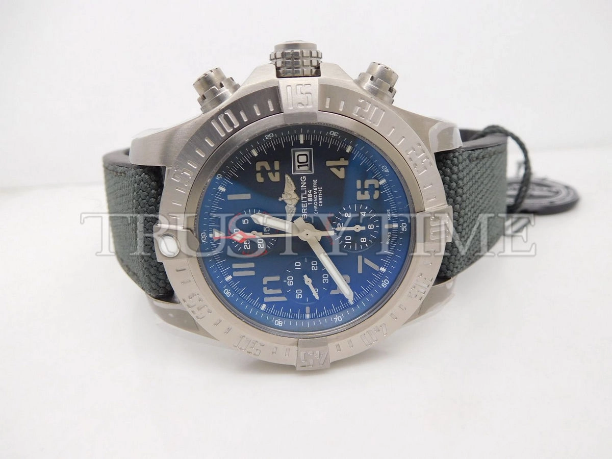 Копия часов Breitling Avenger Bandit Chronograph 45 A1338111/F564/109W/A20BA.1