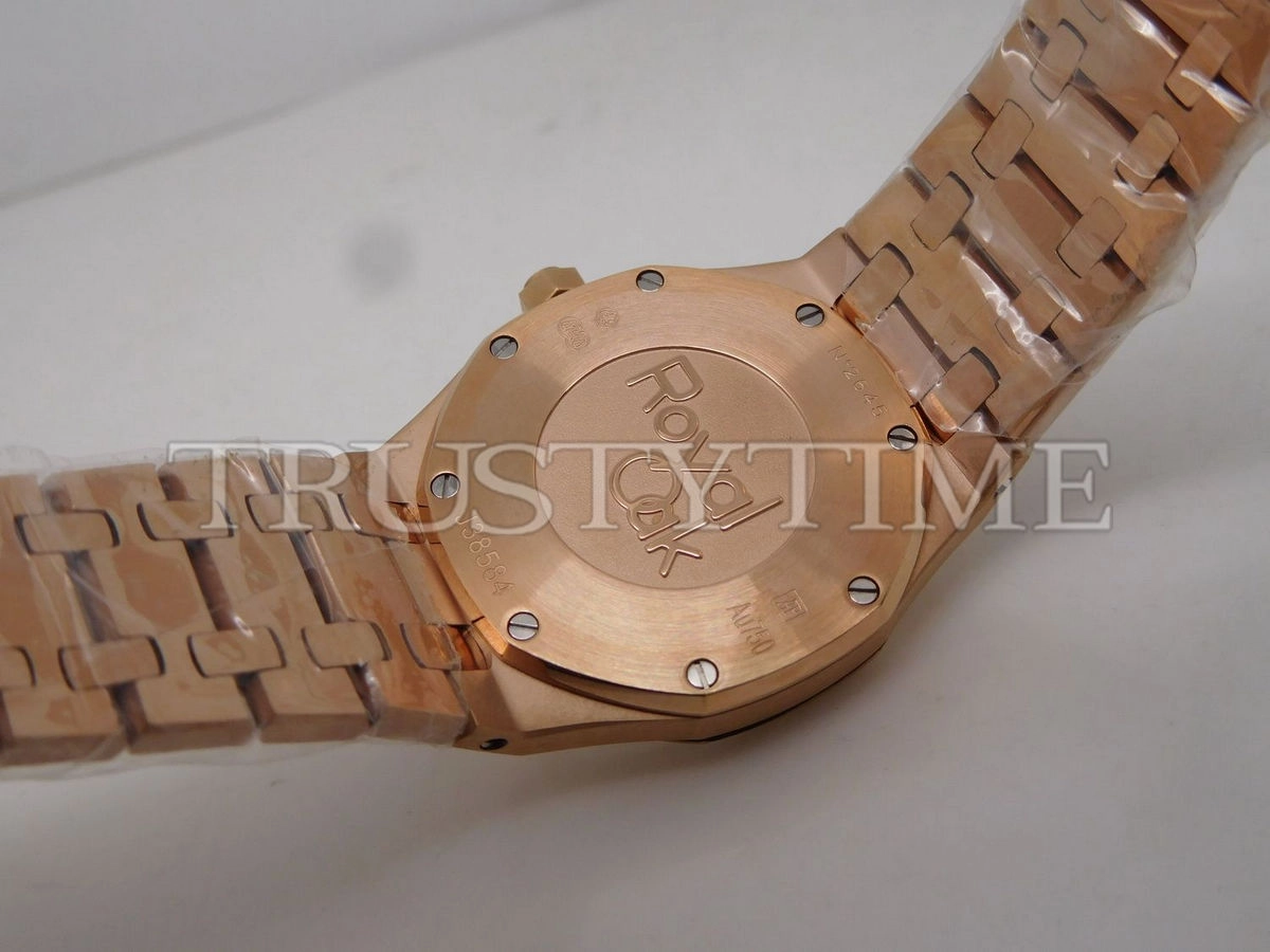 Копия часов Audemars Piguet Royal Oak Frosted 33mm 67653OR.GG.1263OR.01