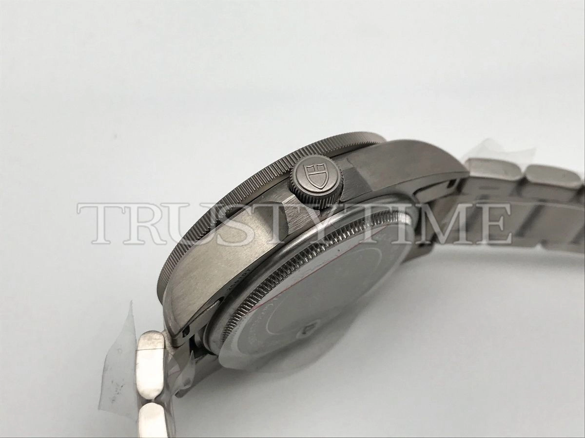 Копия часов Tudor Pelagos Titanium 42mm M25610TNL-0001