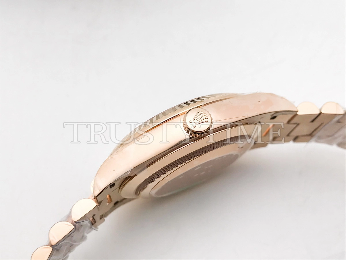 Копия часов Rolex Day-Date 40mm 228235-0056