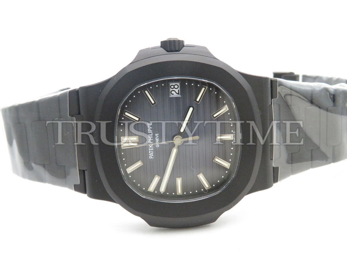 Копия часов Patek Philippe Nautilus MAD Paris Custom 40mm 5711