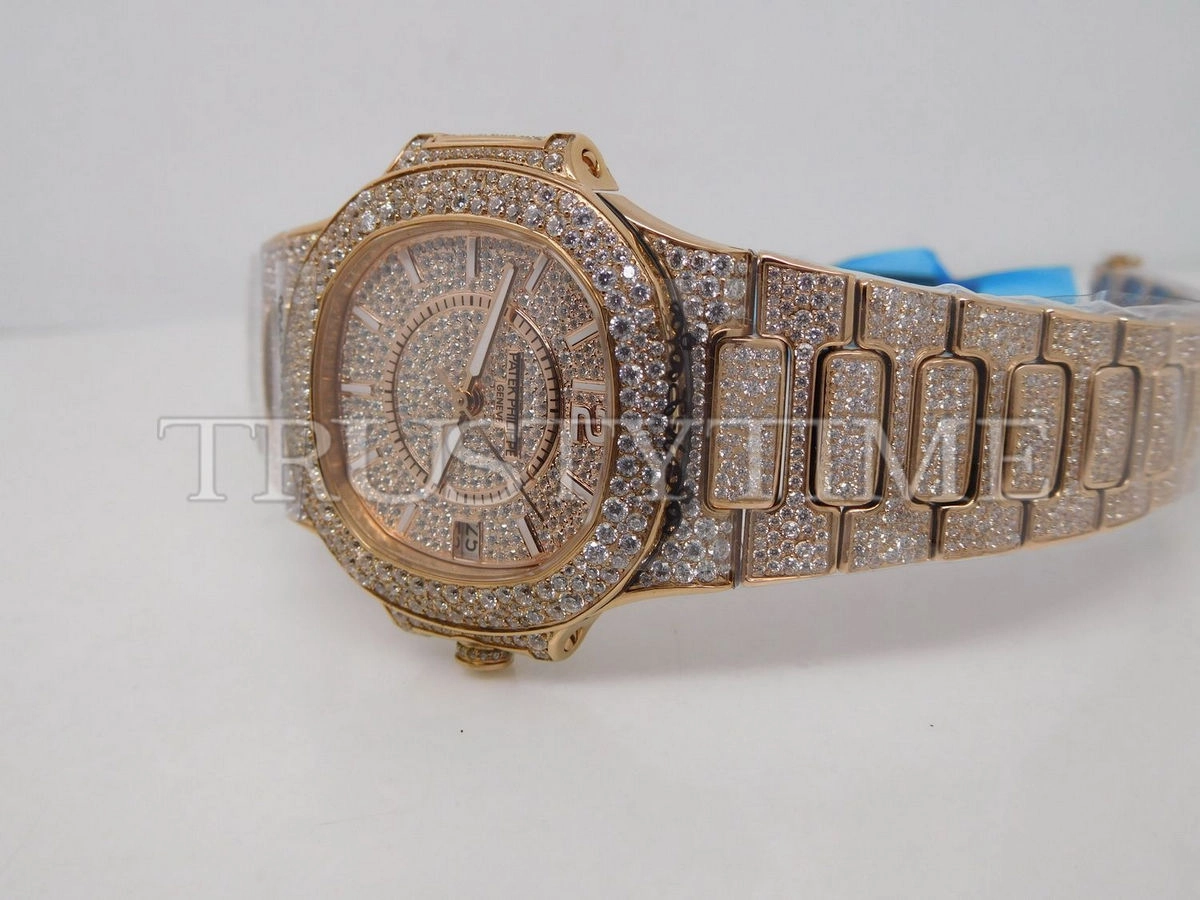 Копия часов Patek Philippe Nautilus Ladies 34mm 7021/1R-001