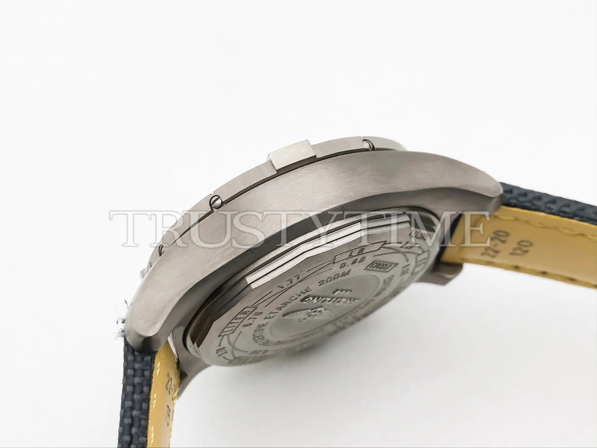 Копия часов Breitling Avenger Bandit Chronograph 45 E13383101M2W1
