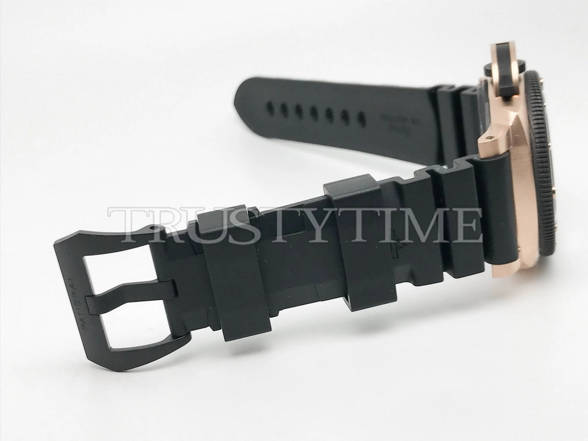 Копия часов Panerai Submersible Goldtech Orocarbo 44mm PAM01070