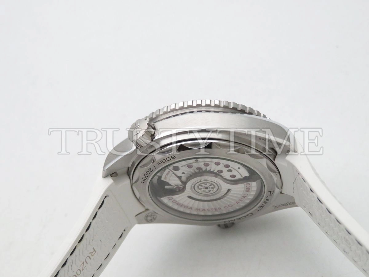 Копия часов Omega Seamaster Planet Ocean 600m Co‑Axial Master Chronometer 39,5 mm 215.33.40.20.04.001