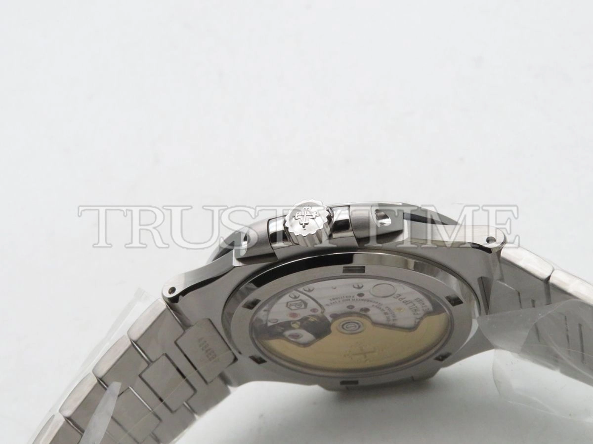 Копия часов Patek Philippe Nautilus 40mm 5711/1A-011