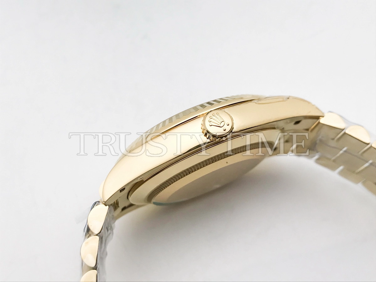 Копия часов Rolex Day-Date 40mm 228238-0003
