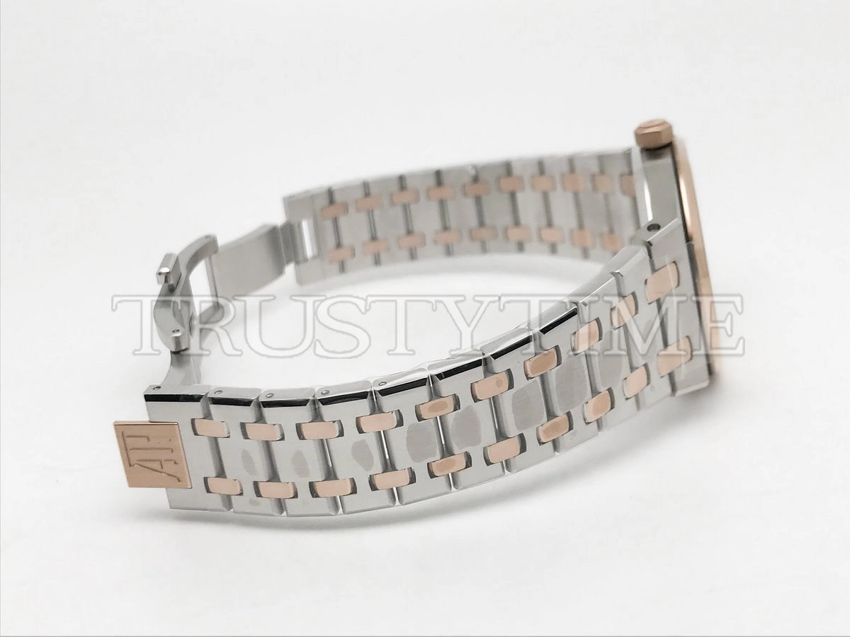 Копия часов Audemars Piguet Royal Oak Ladies 33mm 67650SR.OO.1261SR.01