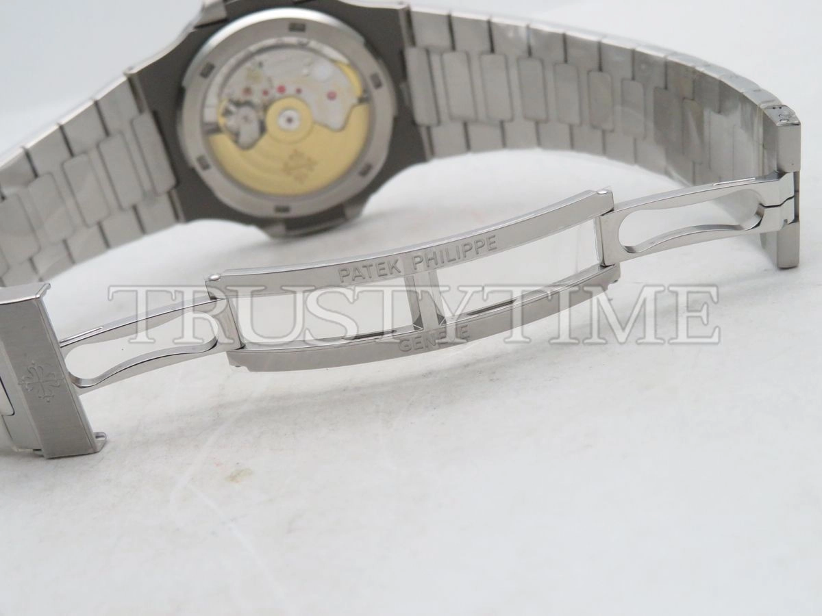 Копия часов Patek Philippe Nautilus 40mm 5711-1A-014