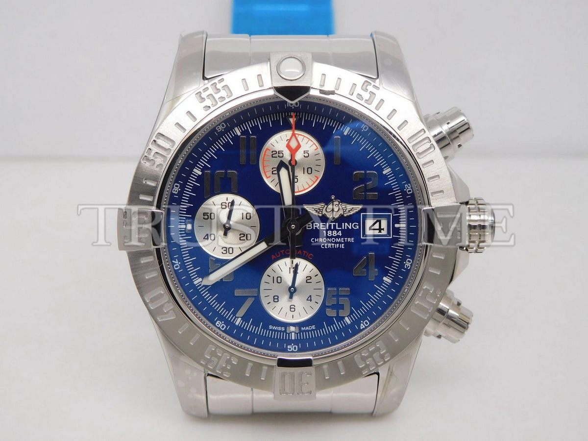 Копия часов Breitling Avenger II Chronograph 43 A13381111C1A1